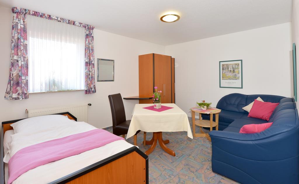 Rhoen-Hotel Sonnenhof - Restaurant & Cafe Poppenhausen Ruang foto