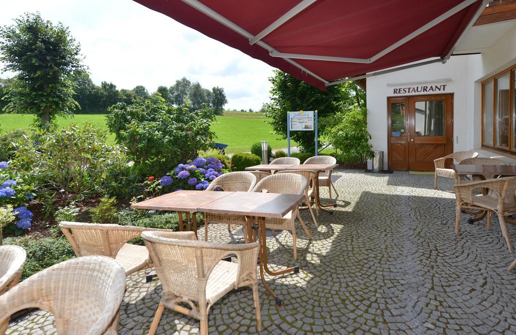 Rhoen-Hotel Sonnenhof - Restaurant & Cafe Poppenhausen Bagian luar foto