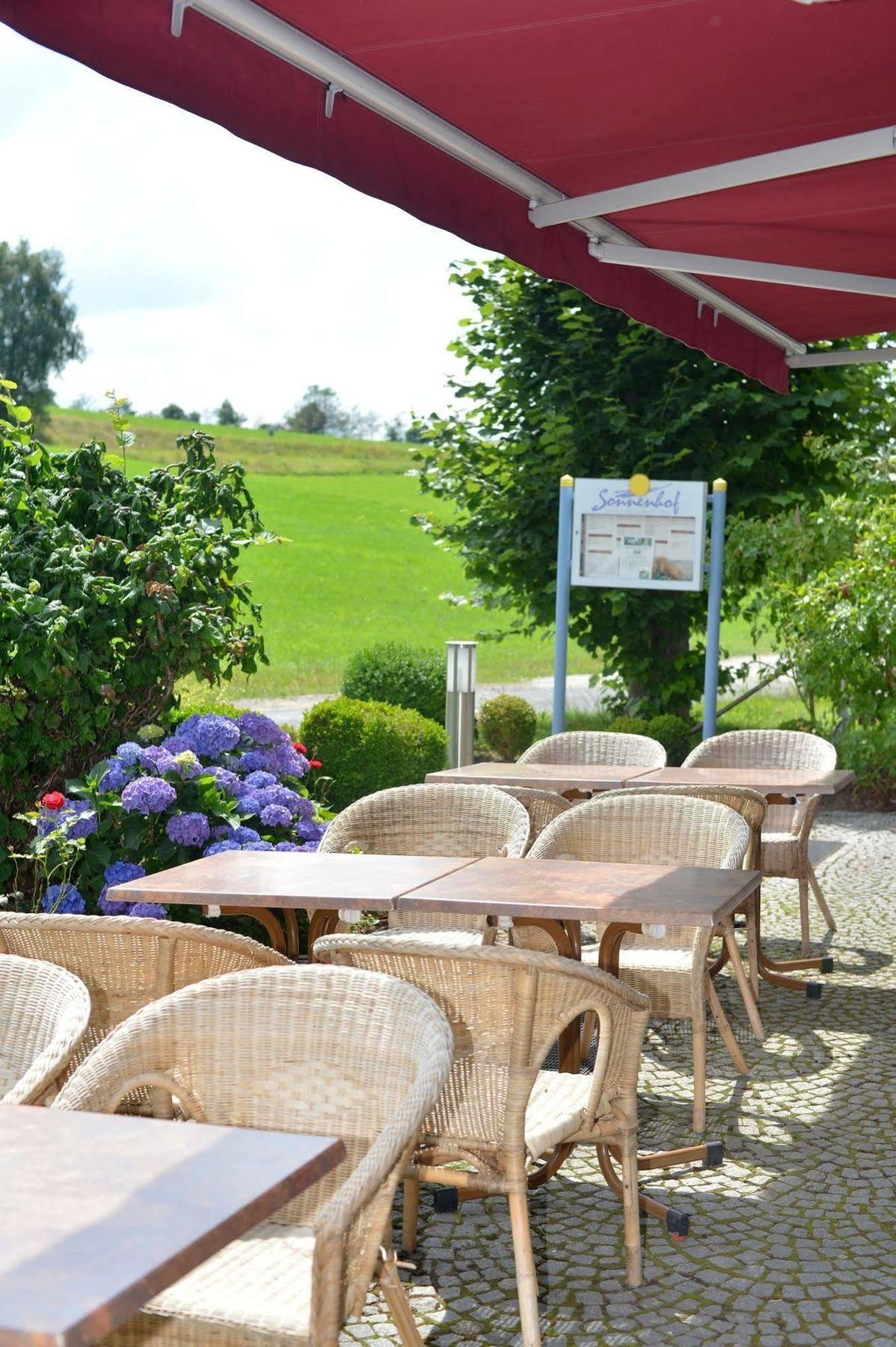 Rhoen-Hotel Sonnenhof - Restaurant & Cafe Poppenhausen Bagian luar foto